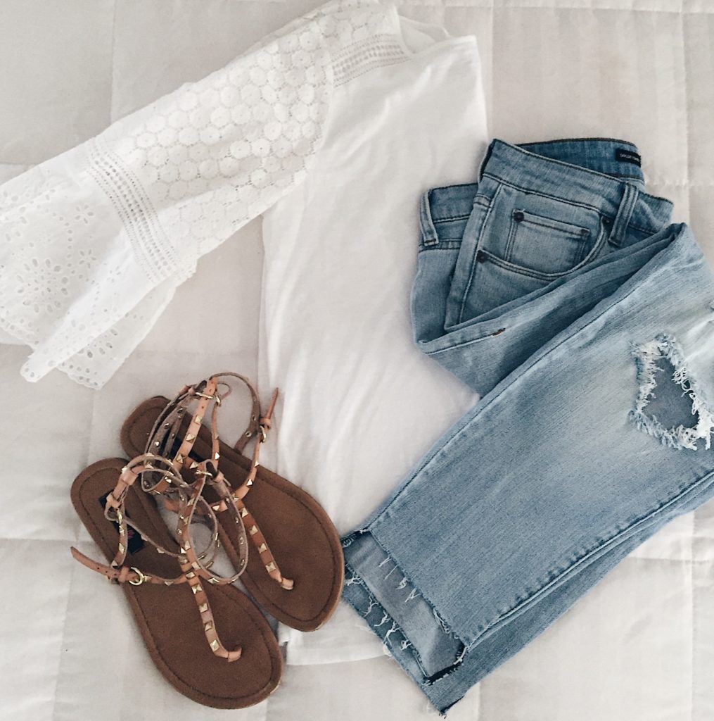 Connecticut life and style blogger, Pinteresting Plans shares Spring outfit ideas with fun statement sleeves. From bell sleeves to ruffled sleeves.