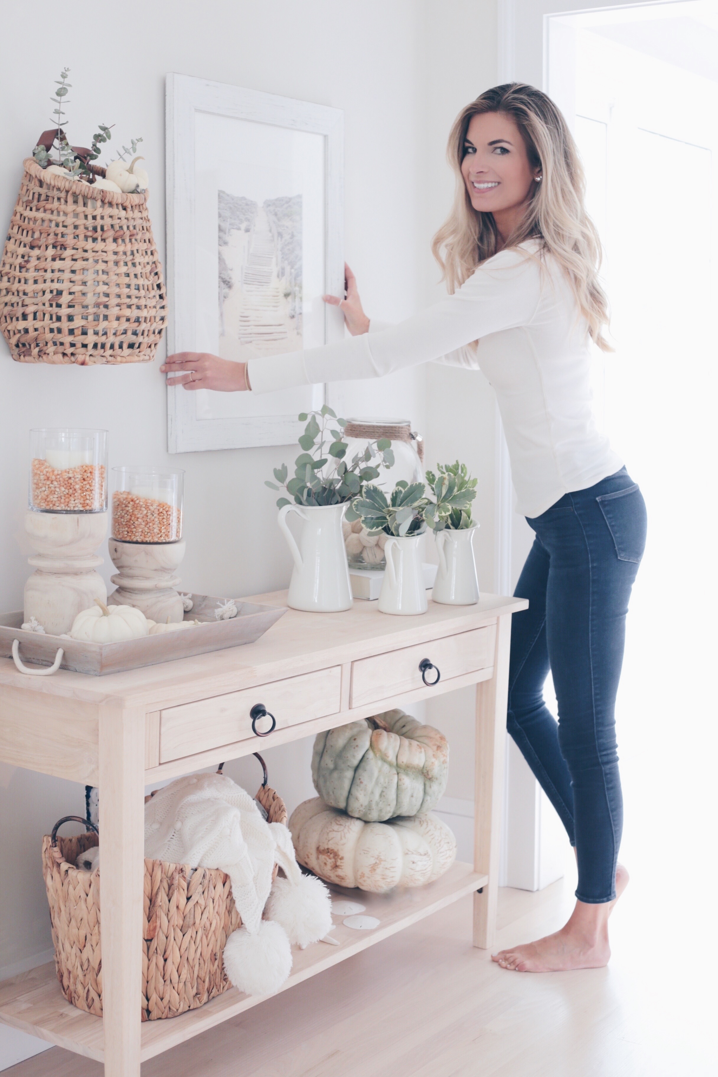  rachel moore of pinteresting plans lifestyle blog sharing tips for how to pick art for your home
